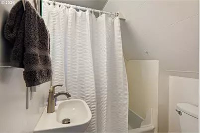 910 E 22nd Ave, Eugene, OR 97405 - Photo 39