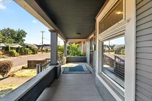 8028 SE Taylor St, Portland, OR 97215 - Photo 3