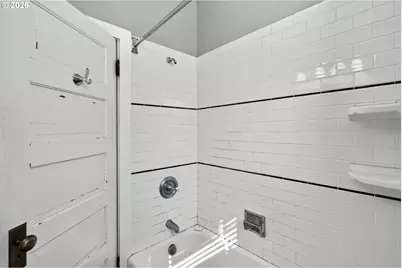 8028 SE Taylor St, Portland, OR 97215 - Photo 19