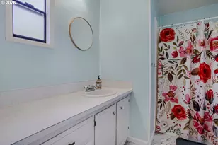 11524 SW Royal Villa Dr, Tigard, OR 97224 - Photo 11