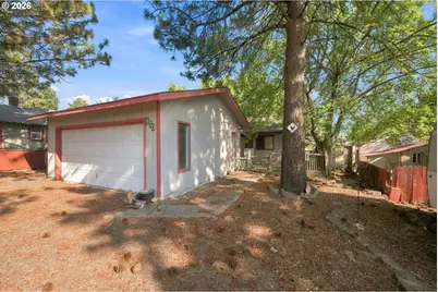 828 NW Florida Ave, Bend, OR 97703 - Photo 17