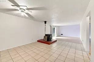 828 NW Florida Ave, Bend, OR 97703 - Photo 5