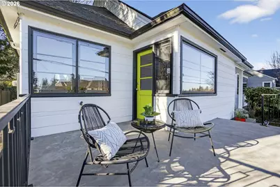 8035 SW 8th Ave, Portland, OR 97219 - Photo 3