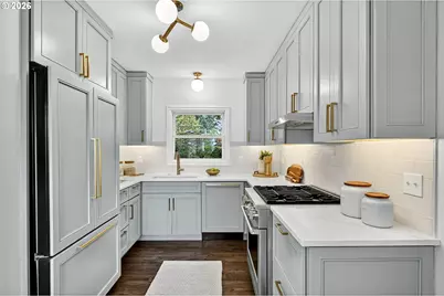8035 SW 8th Ave, Portland, OR 97219 - Photo 15