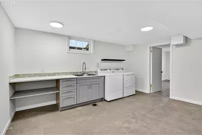 8035 SW 8th Ave, Portland, OR 97219 - Photo 33