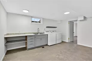 8035 SW 8th Ave, Portland, OR 97219 - Photo 33