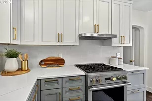 8035 SW 8th Ave, Portland, OR 97219 - Photo 17