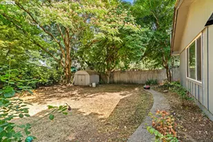 805 Kelly Ln, Eugene, OR 97404 - Photo 35