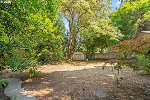805 Kelly Ln, Eugene, OR 97404 - Photo 37