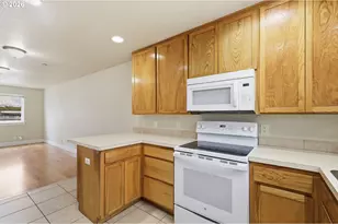 2640 Green Villa Ln, Eugene, OR 97404 - Photo 11