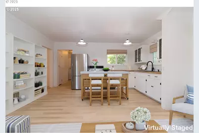 125 W 11th St, Florence, OR 97439 - Photo 7