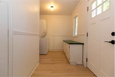 125 W 11th St, Florence, OR 97439 - Photo 31