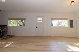 125 W 11th St, Florence, OR 97439 - Photo 47