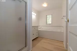 125 W 11th St, Florence, OR 97439 - Photo 17