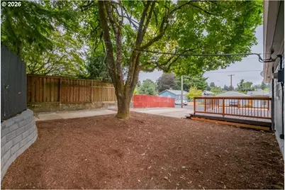 1009 SE 113th Ave, Portland, OR 97216 - Photo 35