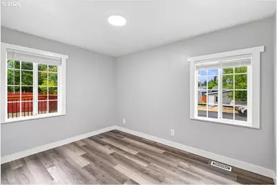 1009 SE 113th Ave, Portland, OR 97216 - Photo 19