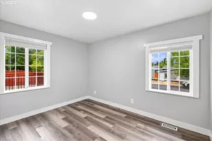 1009 SE 113th Ave, Portland, OR 97216 - Photo 19