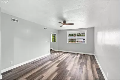1009 SE 113th Ave, Portland, OR 97216 - Photo 25