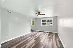 1009 SE 113th Ave, Portland, OR 97216 - Photo 25