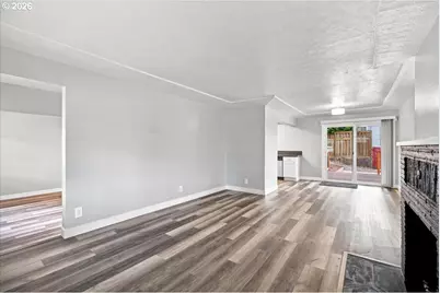 1009 SE 113th Ave, Portland, OR 97216 - Photo 5