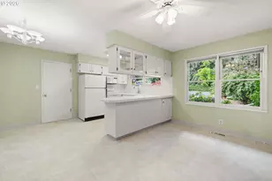 7530 SW Cherry Dr, Portland, OR 97223 - Photo 3