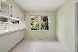 7530 SW Cherry Dr, Portland, OR 97223 - Photo 5