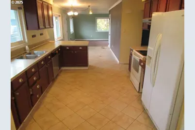 341 SW Madison St, Sheridan, OR 97378 - Photo 11