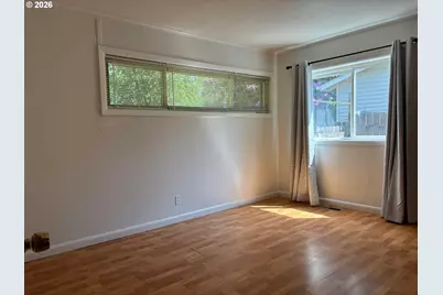 16800 SE Ivon St, Portland, OR 97236 - Photo 13