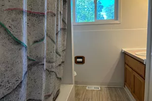 16800 SE Ivon St, Portland, OR 97236 - Photo 15