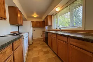 16800 SE Ivon St, Portland, OR 97236 - Photo 9