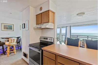 507 NW Alpine St #204, Newport, OR 97365 - Photo 11