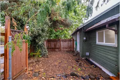 191 Catron St S, Monmouth, OR 97361 - Photo 33