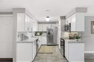 381 Marion Ln, Eugene, OR 97404 - Photo 7