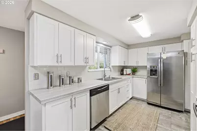 381 Marion Ln, Eugene, OR 97404 - Photo 9