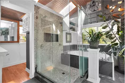 12030 NE Russell St, Portland, OR 97220 - Photo 13