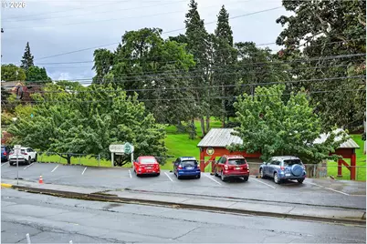 1404 May St, Hood River, OR 97031 - Photo 7