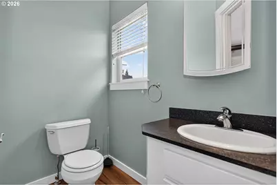 1404 May St, Hood River, OR 97031 - Photo 9