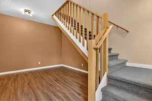 1404 May St, Hood River, OR 97031 - Photo 3