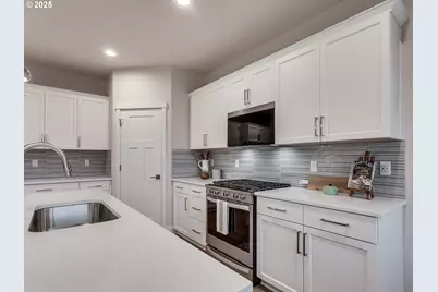 13884 SW 175th Ave, Tigard, OR 97140 - Photo 11