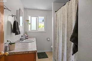 2157 Myrtle Ave, Coos Bay, OR 97420 - Photo 17