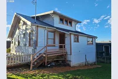 175 S 6th St, Reedsport, OR 97467 - Photo 25