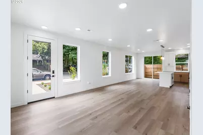 6605 N Seneca St, Portland, OR 97203 - Photo 3