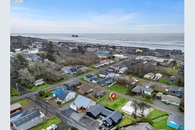 172 S Dolphin St, Rockaway Beach, OR 97136 - Photo 3
