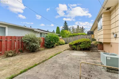 1136 SE 146th Ave, Portland, OR 97233 - Photo 31
