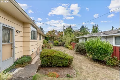 1136 SE 146th Ave, Portland, OR 97233 - Photo 29