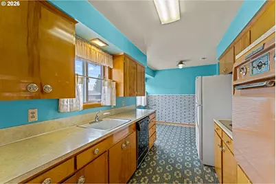 1136 SE 146th Ave, Portland, OR 97233 - Photo 11