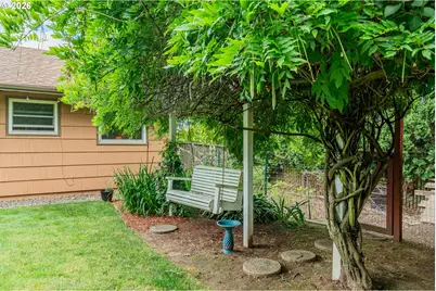 200 SE Evelyn Ave, Gresham, OR 97080 - Photo 35