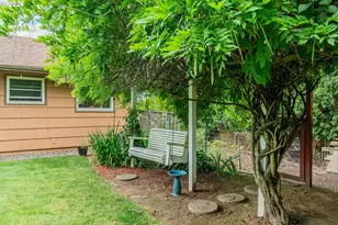 200 SE Evelyn Ave, Gresham, OR 97080 - Photo 35