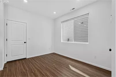 1034 Drake Ln, Woodburn, OR 97071 - Photo 7