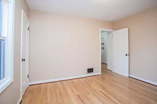 5706 NE 35th Pl, Portland, OR 97211 - Photo 9